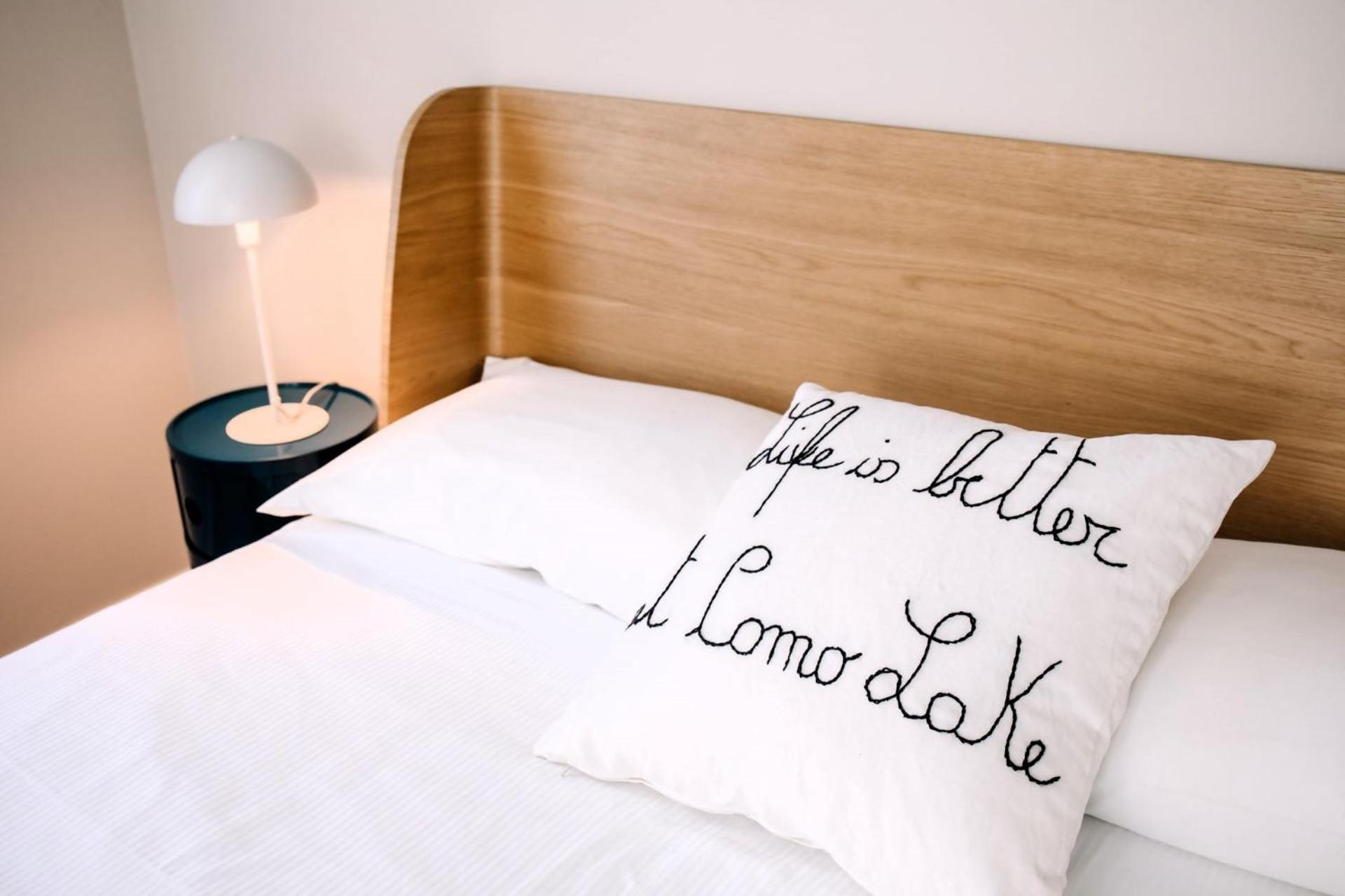 Elegant Beige Apartment - 5 Minutes From The Lake Como Bagian luar foto