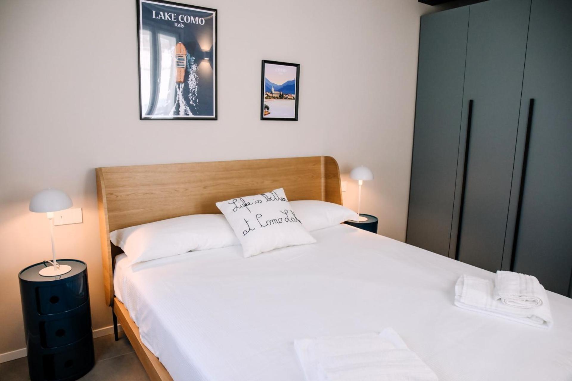 Elegant Beige Apartment - 5 Minutes From The Lake Como Bagian luar foto