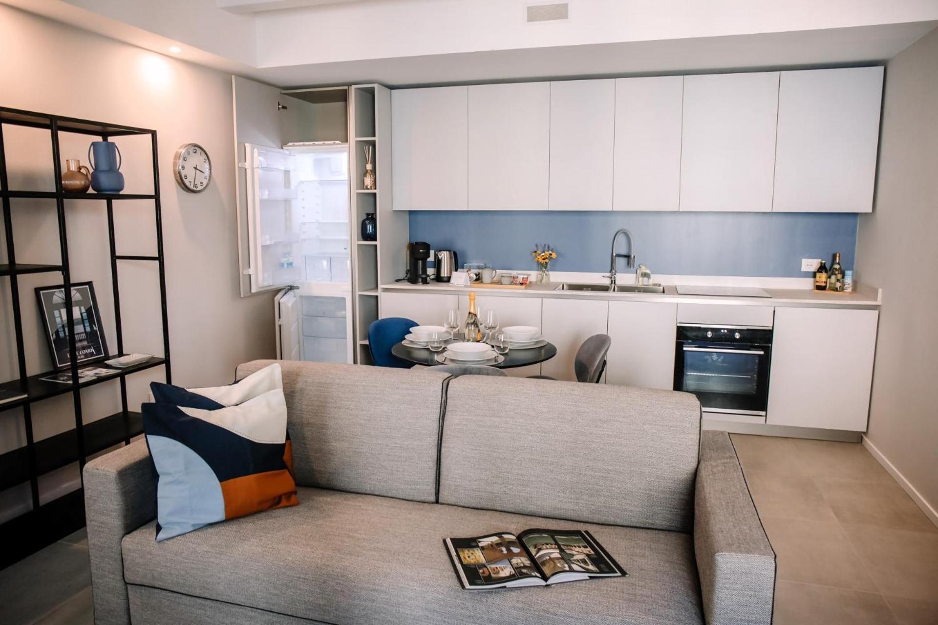 Elegant Beige Apartment - 5 Minutes From The Lake Como Bagian luar foto
