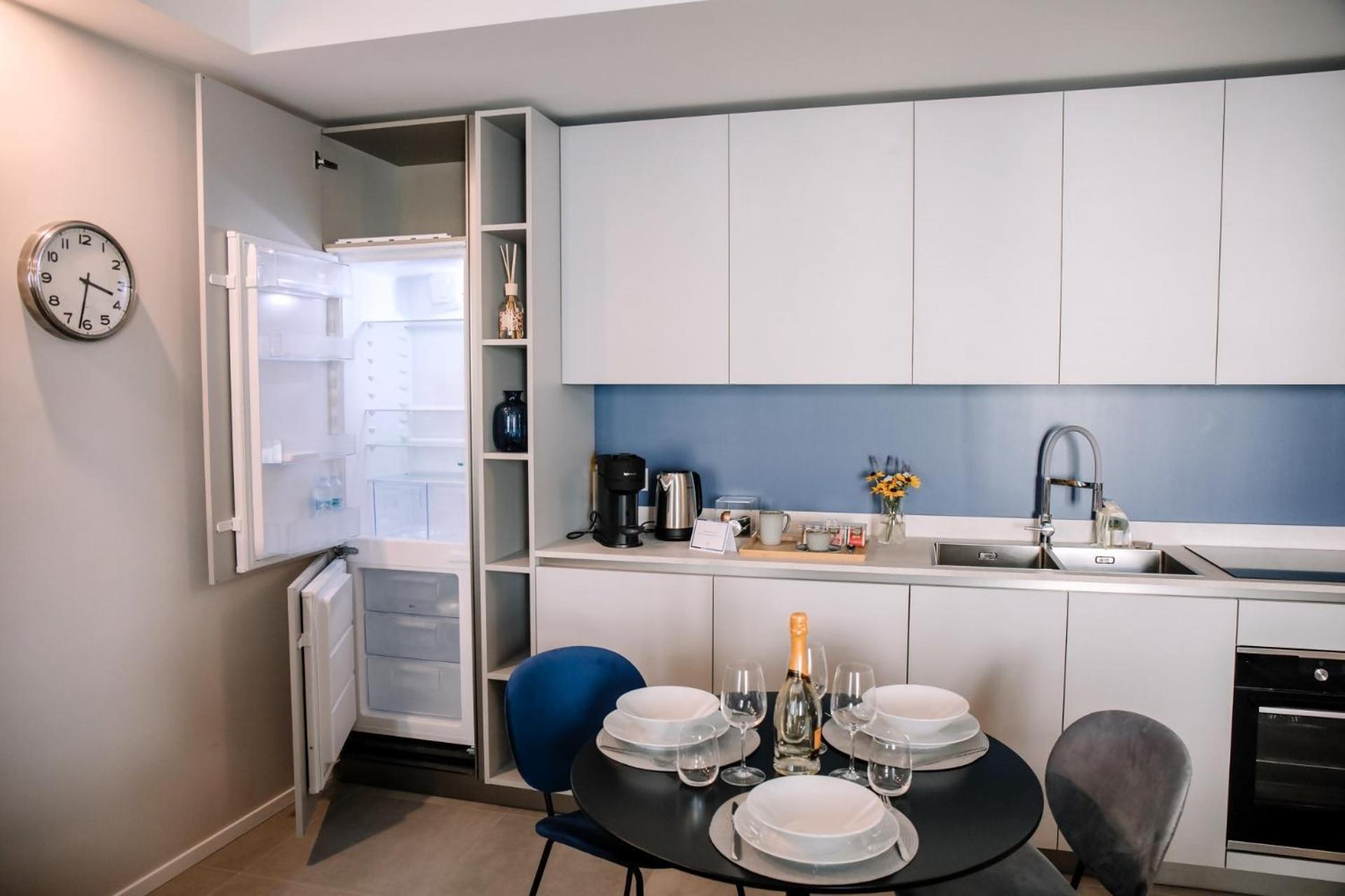 Elegant Beige Apartment - 5 Minutes From The Lake Como Bagian luar foto